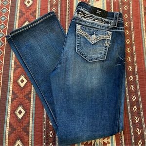 Miss Me mid-rise easy boot size 30 inseam 33